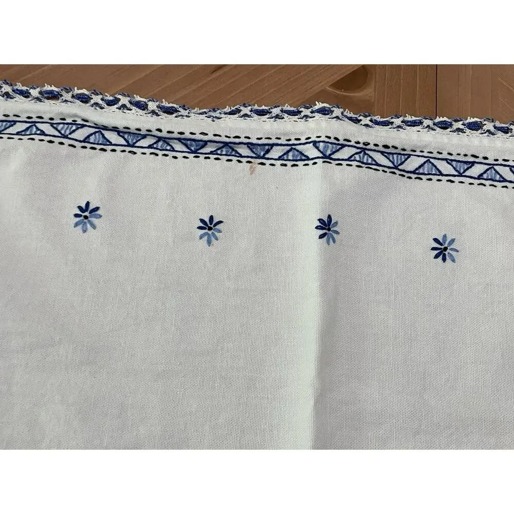 Lot Of 11 Vintage Hand Embroidered Table Runners Table Topper & Napkins